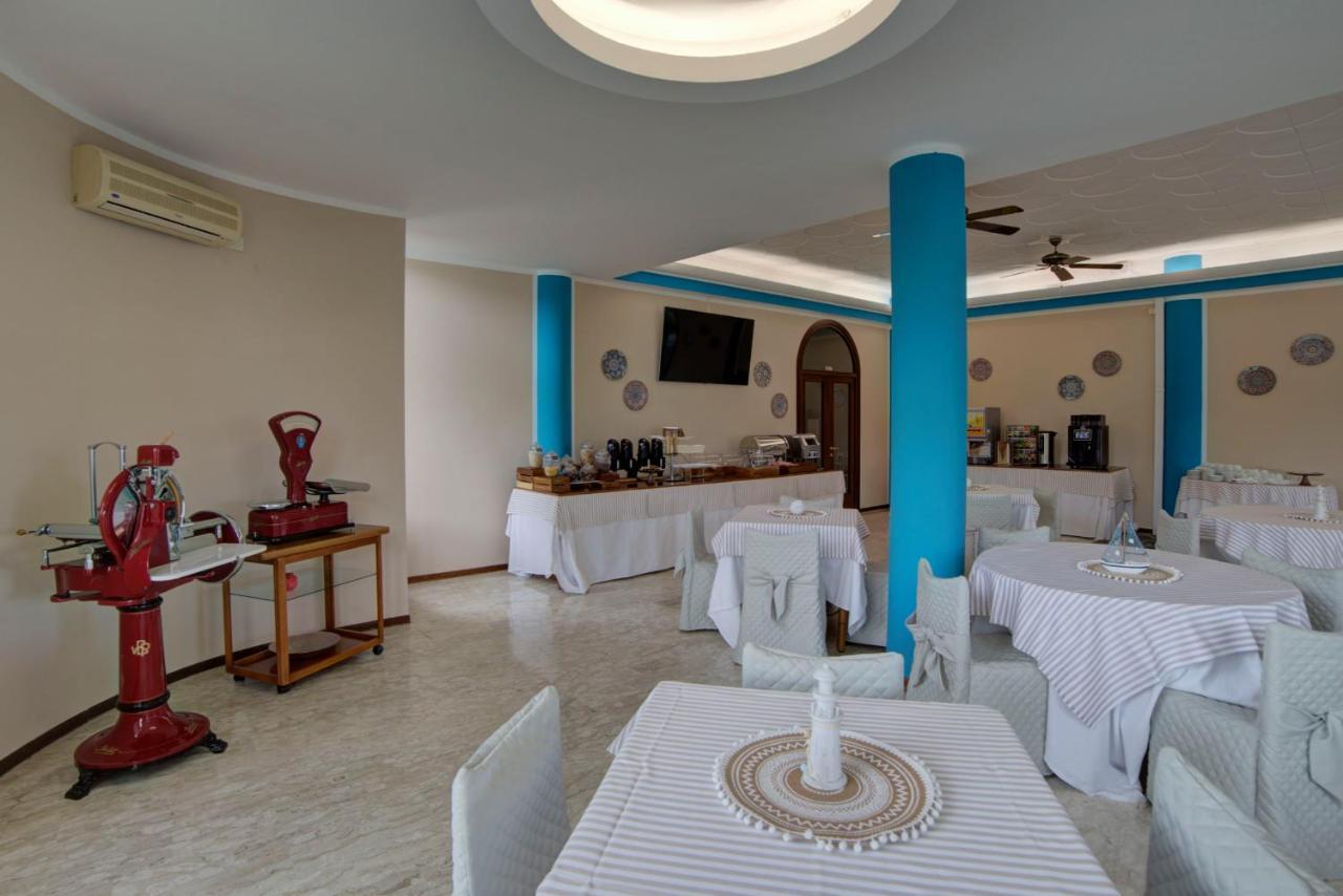 Hotel Sporting Vasto Bagian luar foto