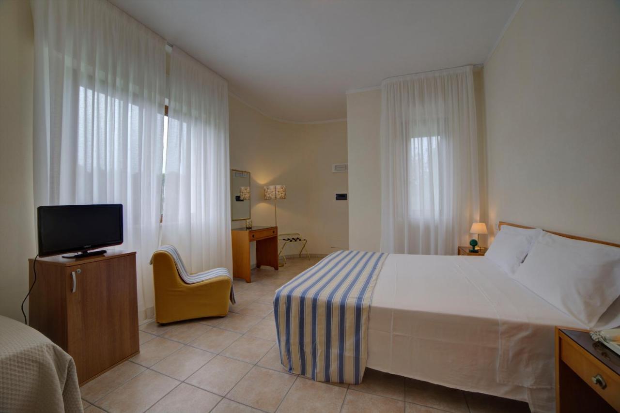 Hotel Sporting Vasto Bagian luar foto